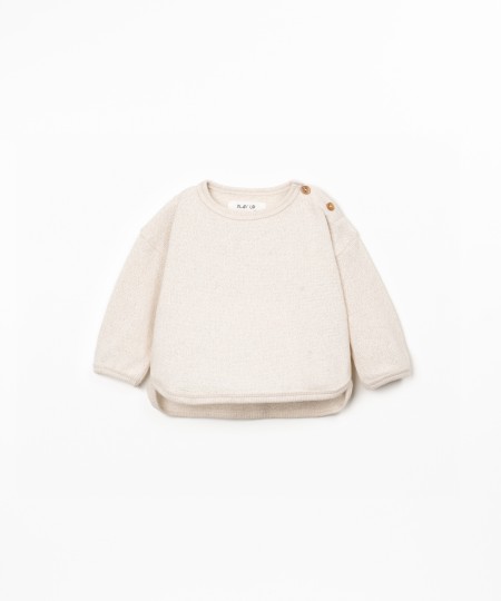 Knit jumper with recycled fibres
