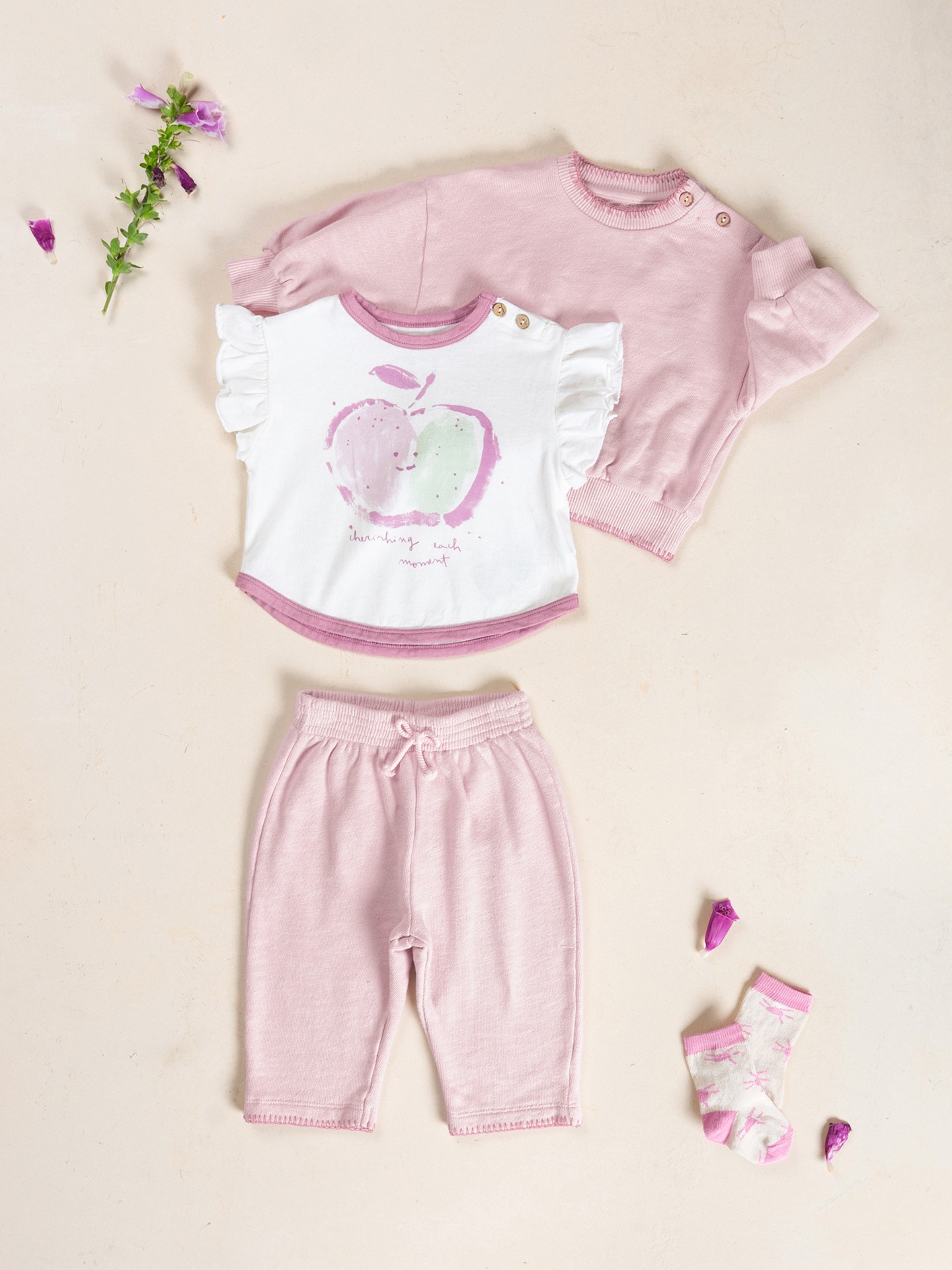 T-shirt with ruffle sleeves