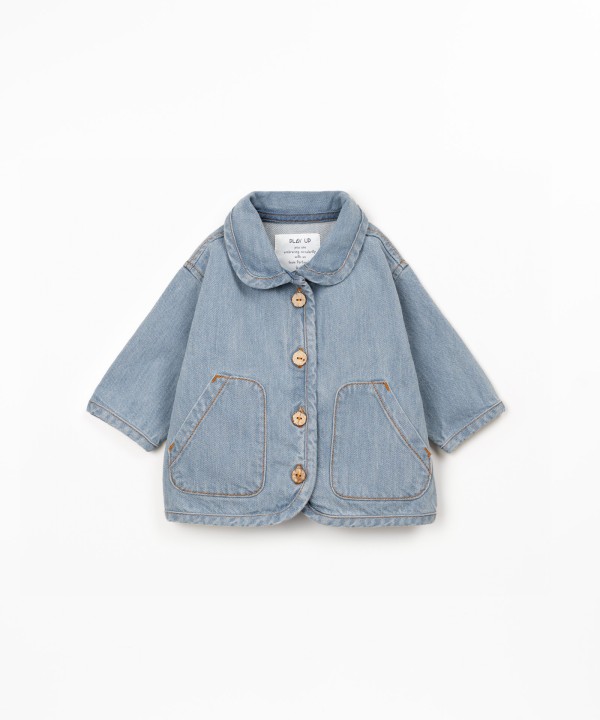 Denim jacket with coconut buttons