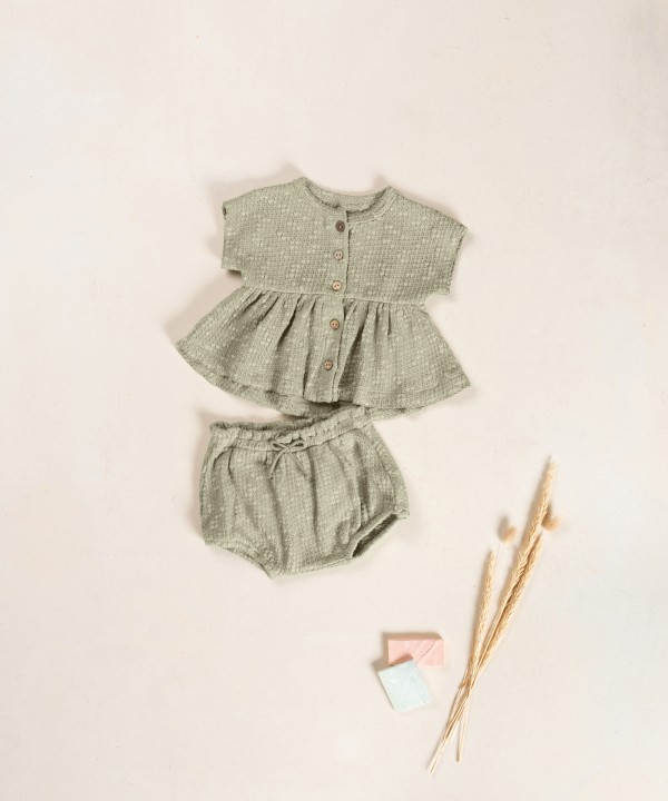 Briefs in natural fibers blend