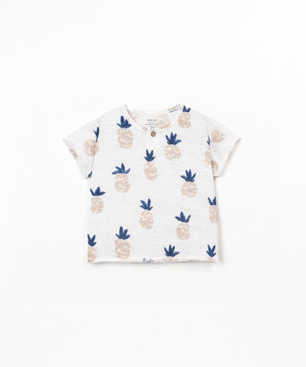 T-shirt with pineapple print