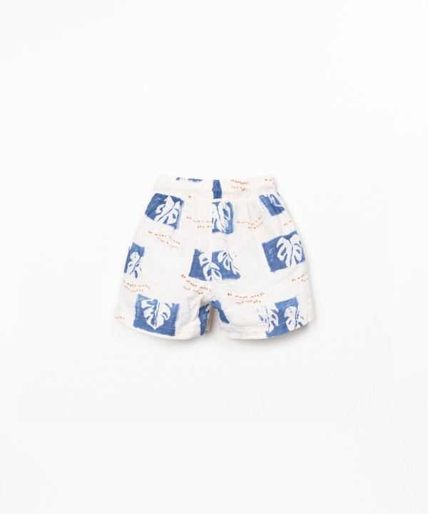 Organic cotton shorts with monstera print