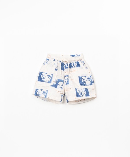 Organic cotton shorts with monstera print