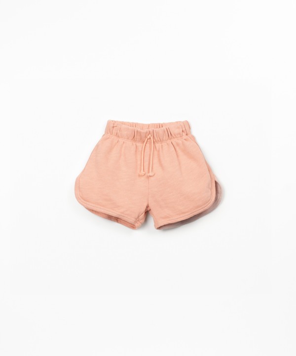 Shorts in natural fiber blend