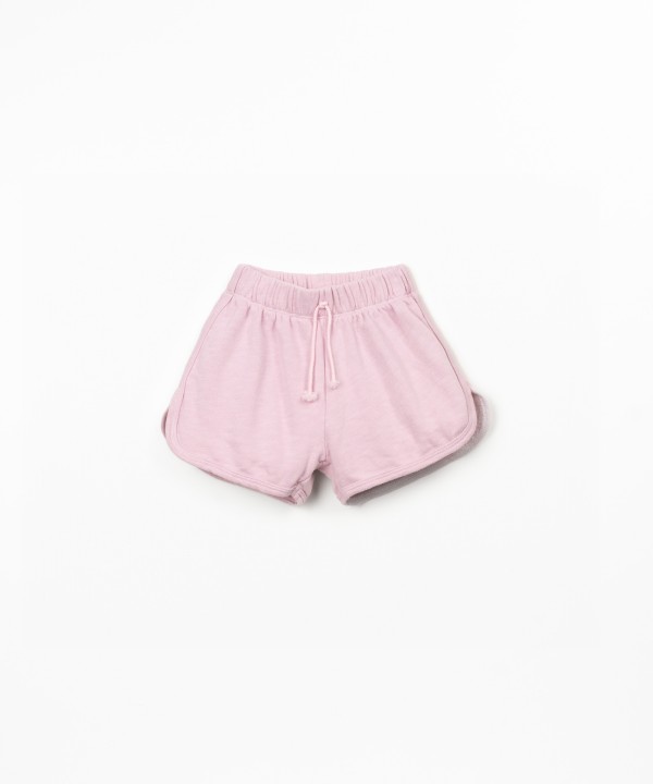 Shorts in natural fiber blend