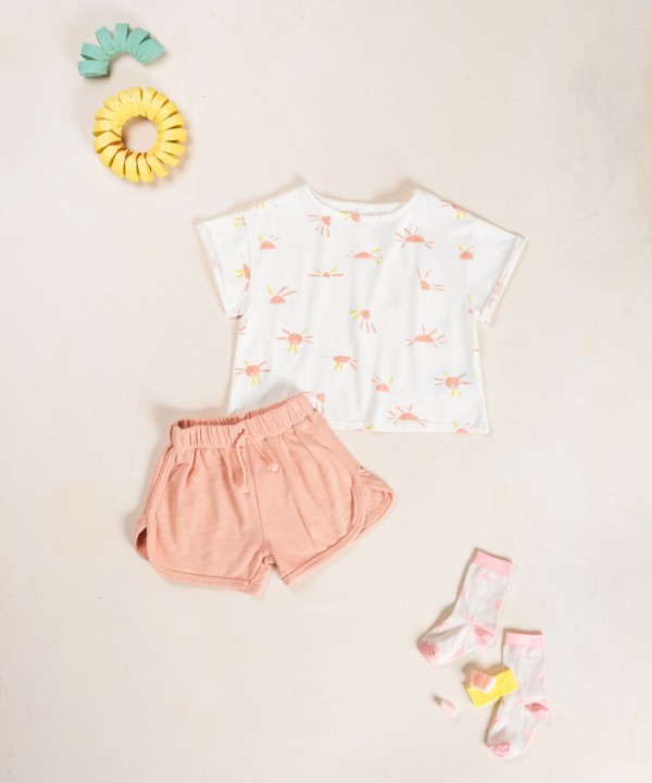 Shorts in natural fiber blend