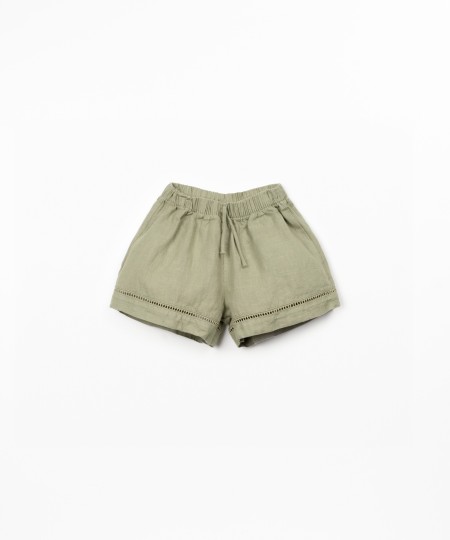 Linen shorts with elastic waistband