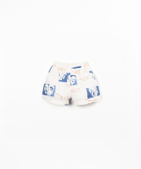 Short en tissu avec imprimé de monsteras