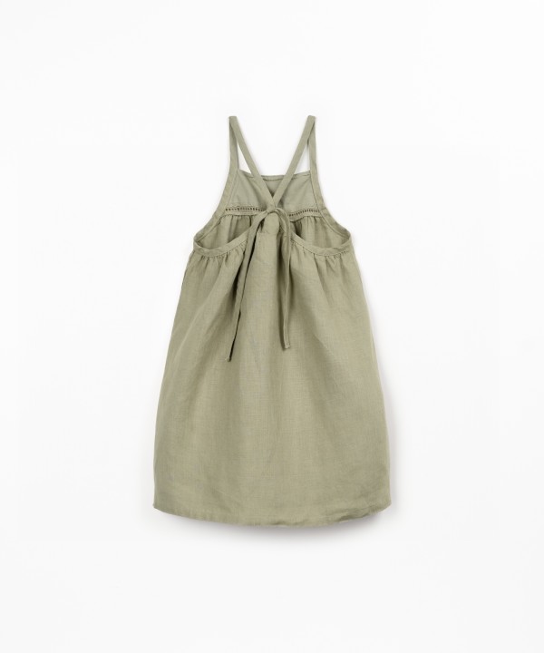 Robe en tissu de lin