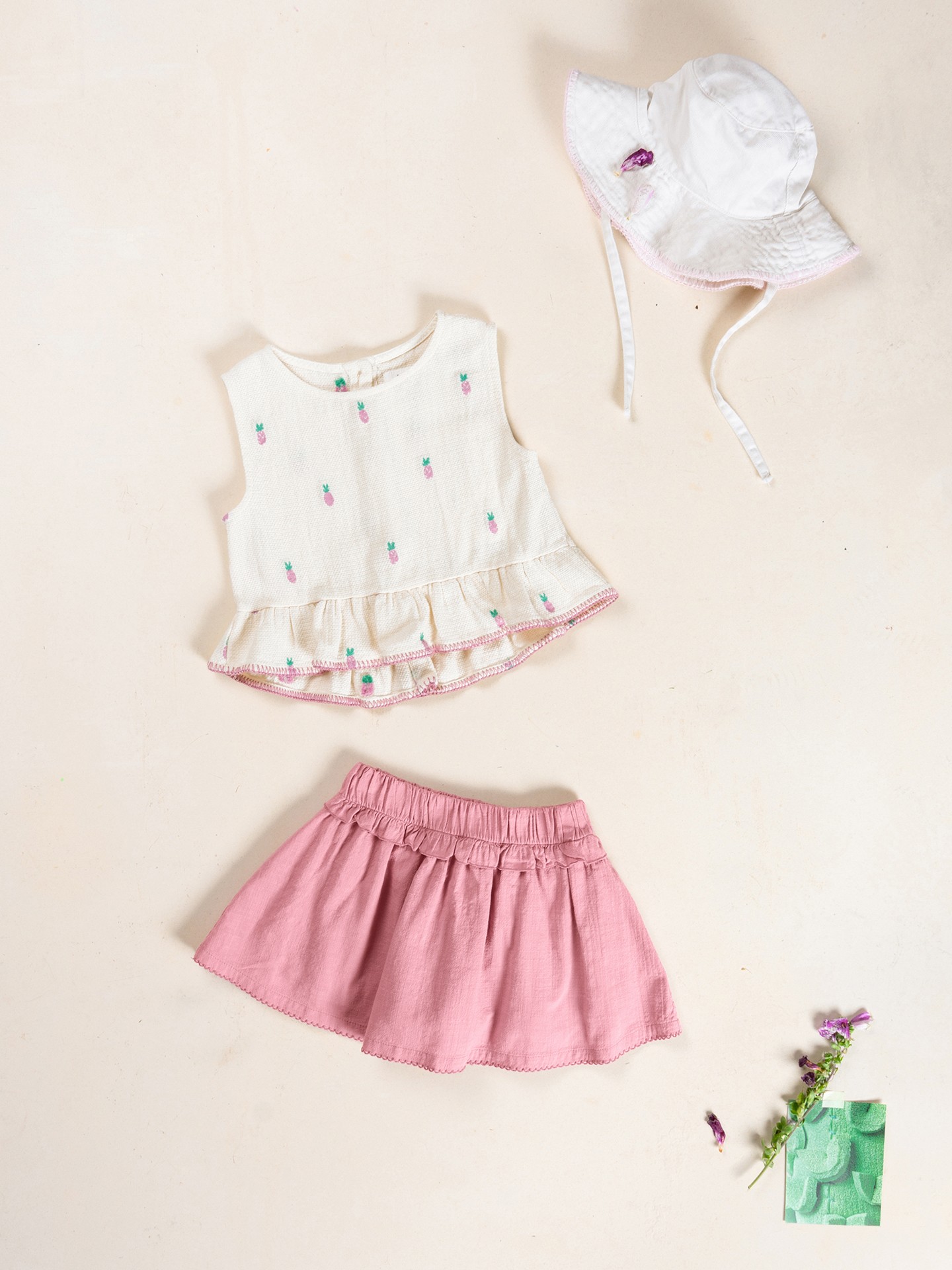 Chapeau en coton avec bord