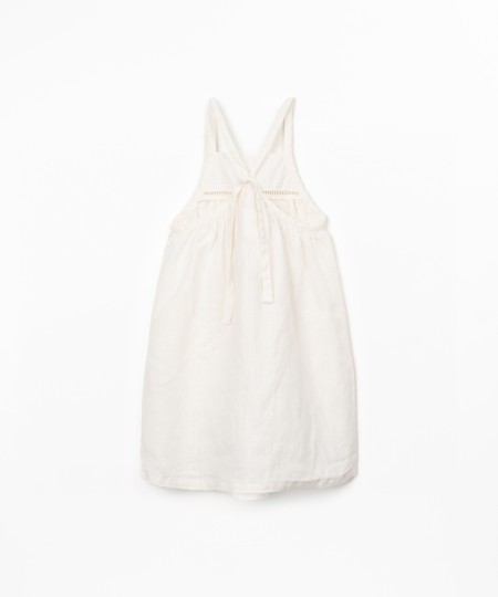 Vestido de tejido de lino