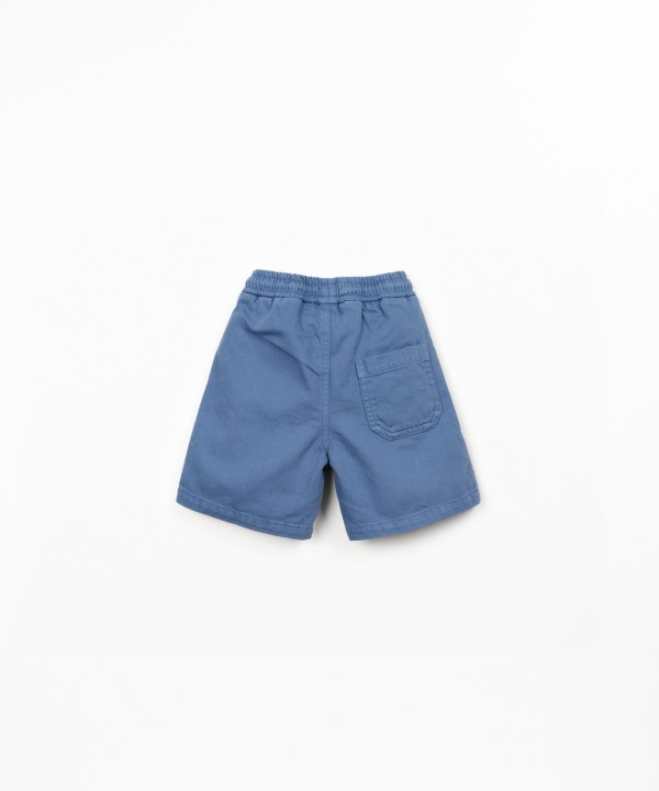 Twill shorts with pockets and adjustable drawstring
