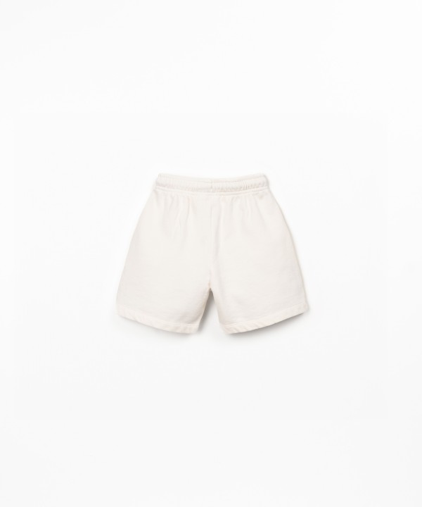 Short avec dessin � l?avant