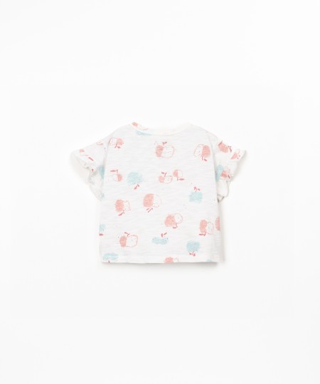 T-shirt con inserto a volant sulla manica