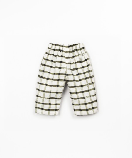 Pantalón de tela con fibras naturales