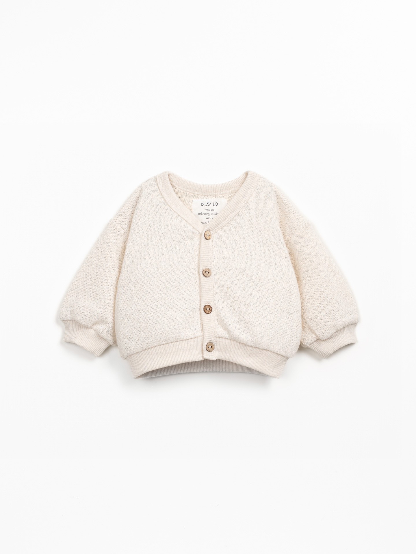 Knit cardigan with Re(Play) yarn