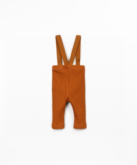 Leggings with adjustable straps