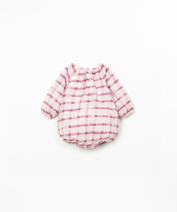 Combinaison à motif à carreaux