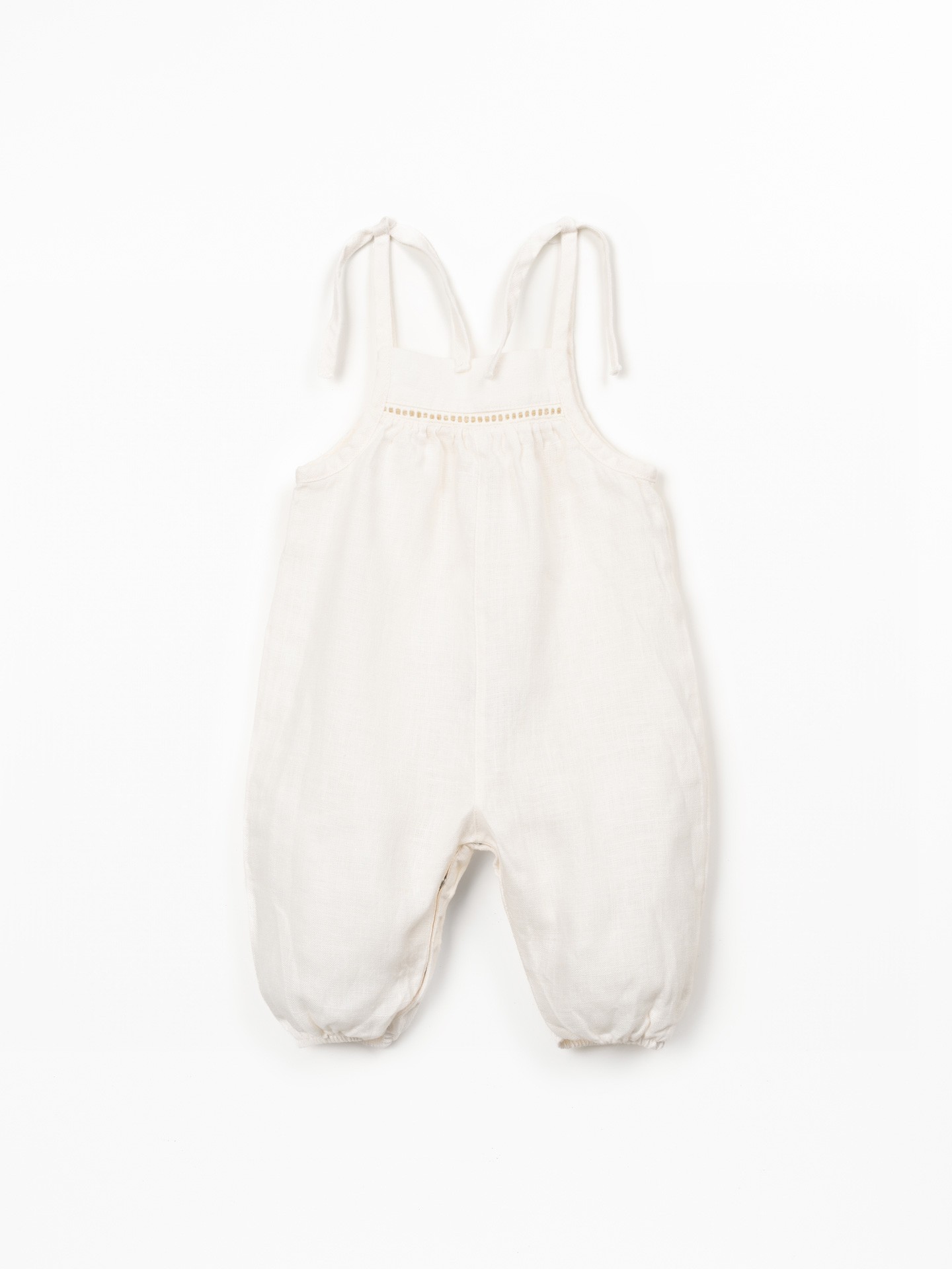 Macacão de linho com alças