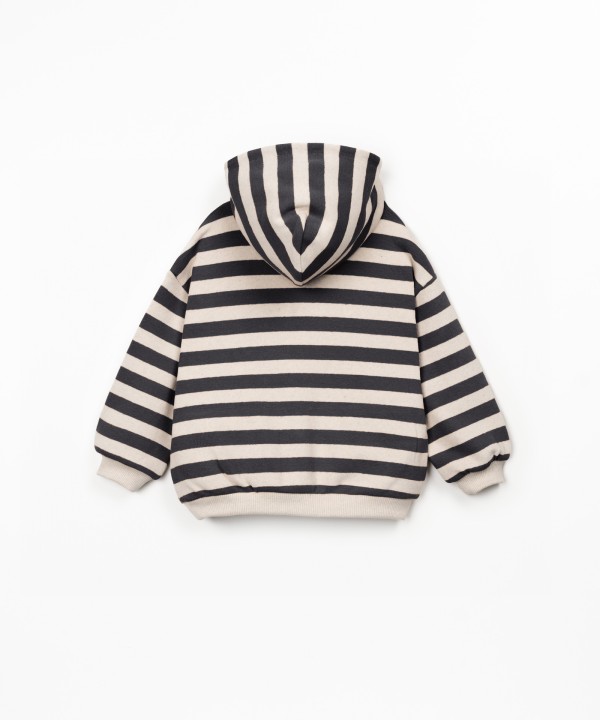 Sweat � rayures avec capuche