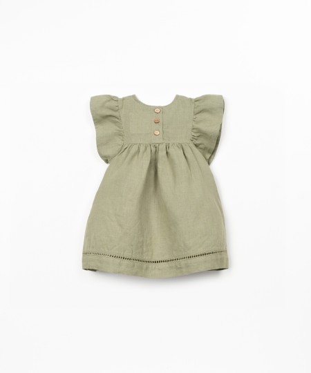 Vestido de tecido em linho