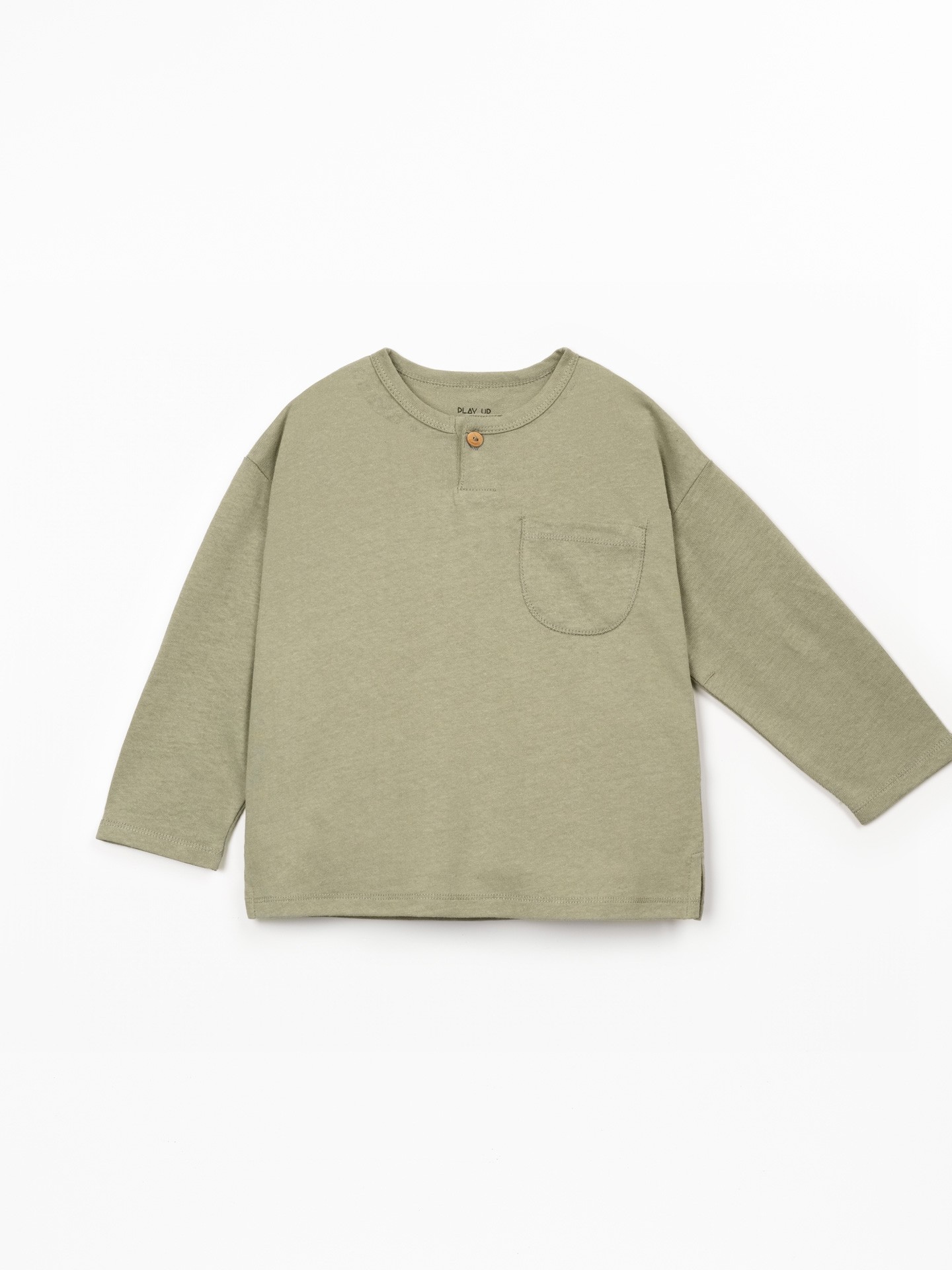 Pull à manches longues avec poche poitrine