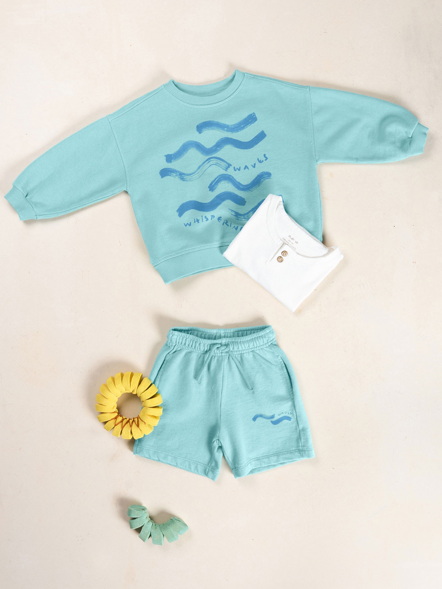 Short avec motif sur le devant