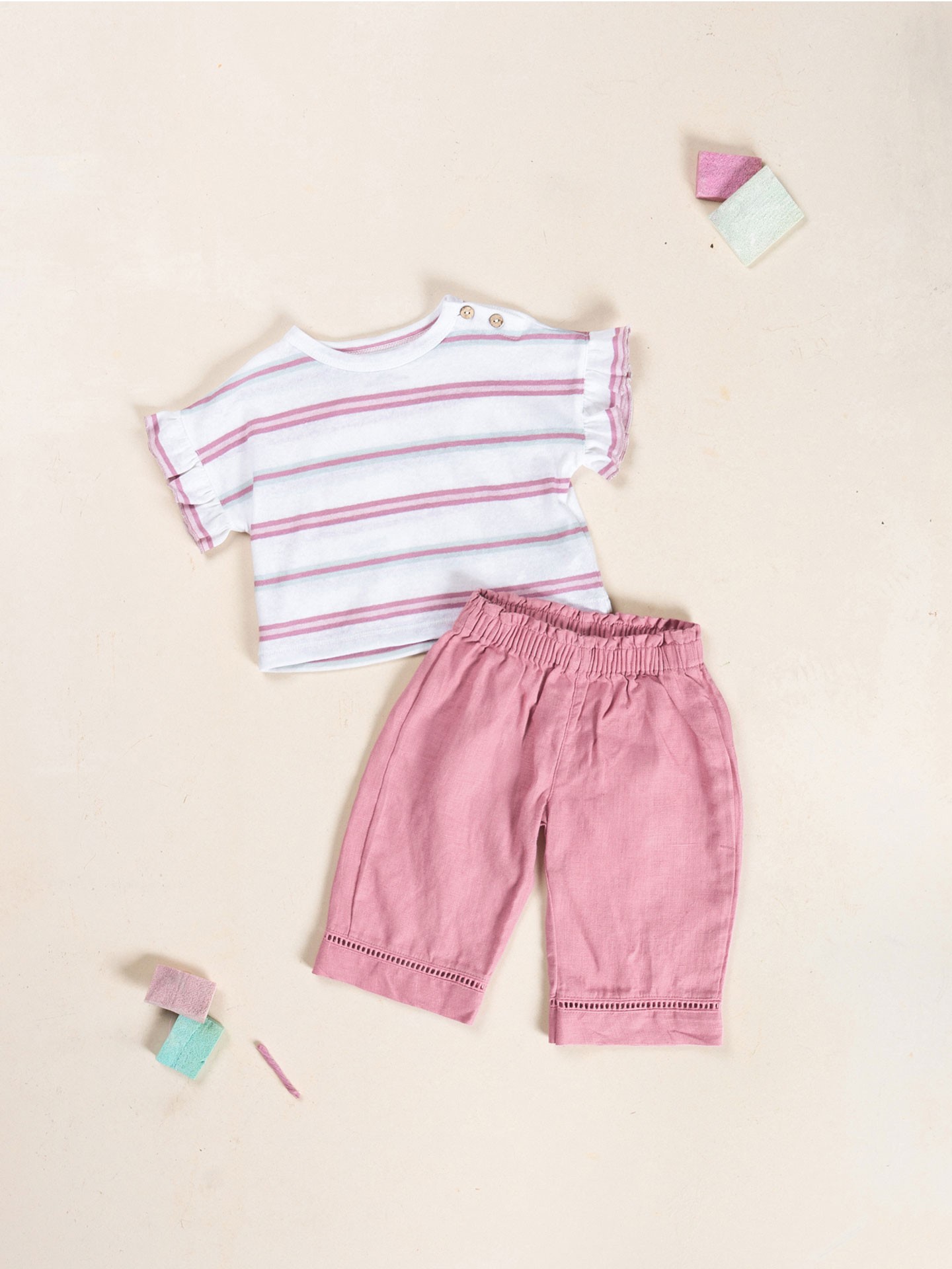 T-shirt en fibres naturelles avec motif à rayures