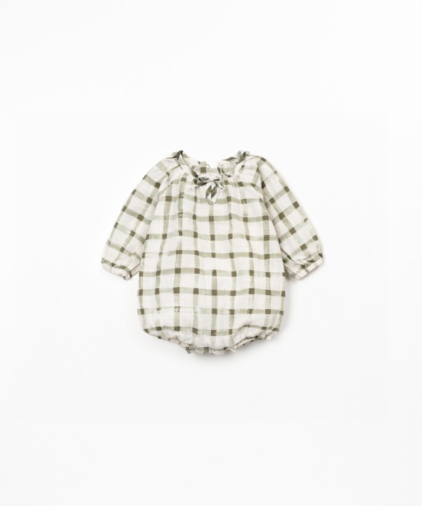 Combinaison � motif � carreaux