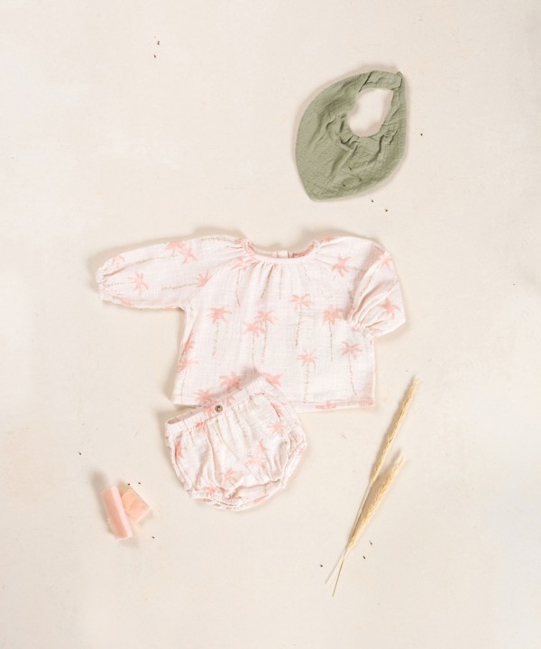 Cal��o de algod�o org�nico com estampado de palmeiras