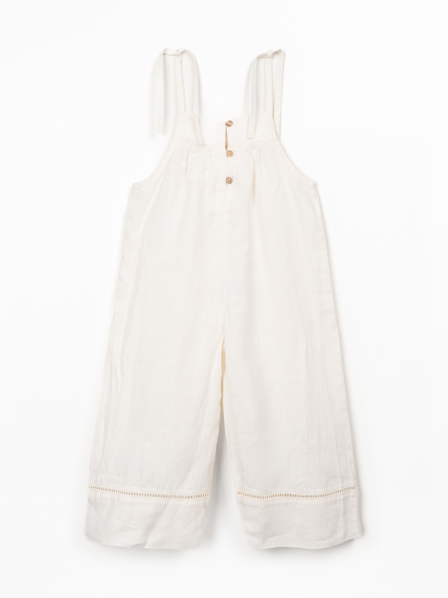 Combinaison en lin avec détails en dentelle