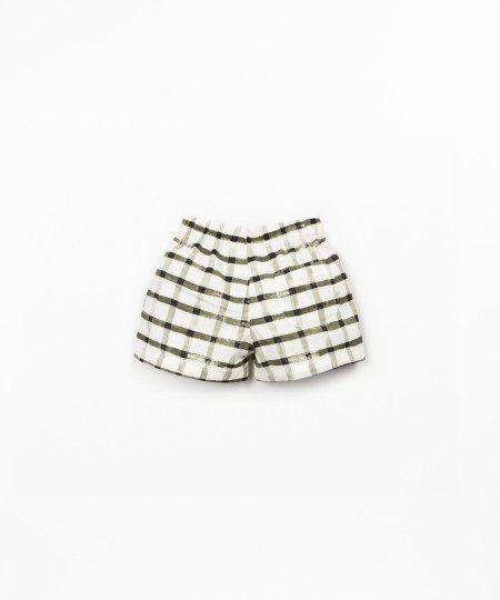 Pantalón corto con estampado de cuadros