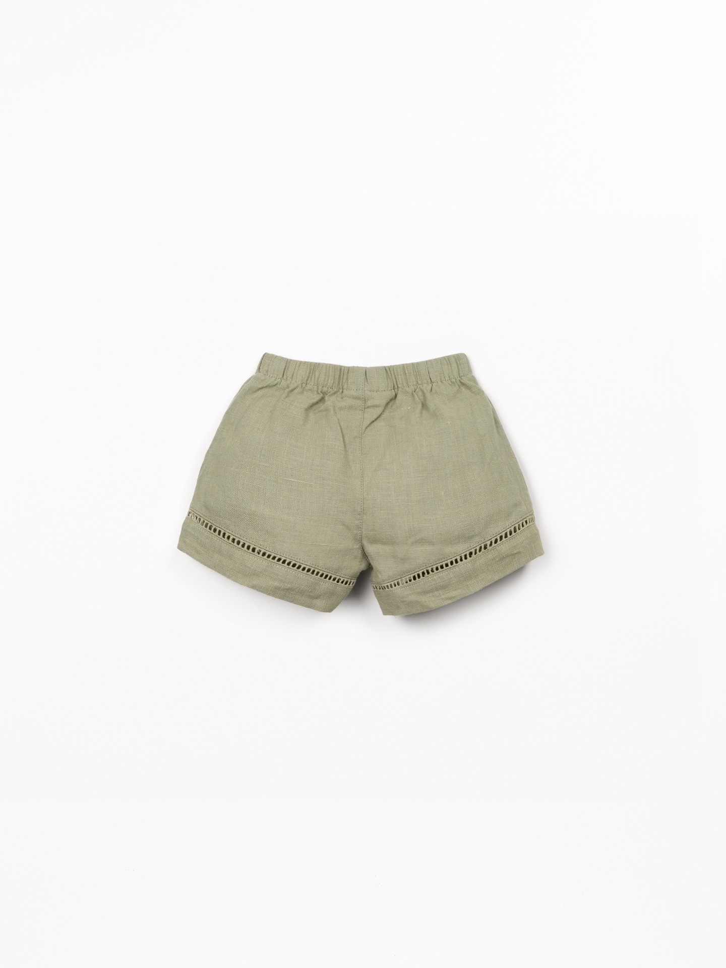 Short en lin avec détail en dentelle