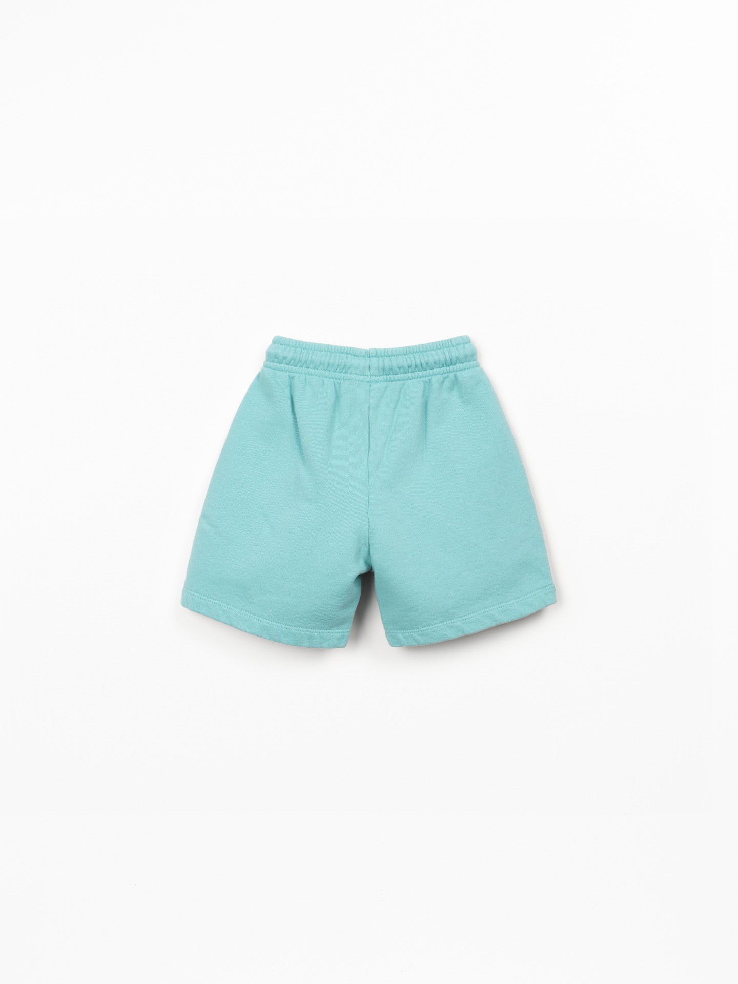 Short avec motif sur le devant