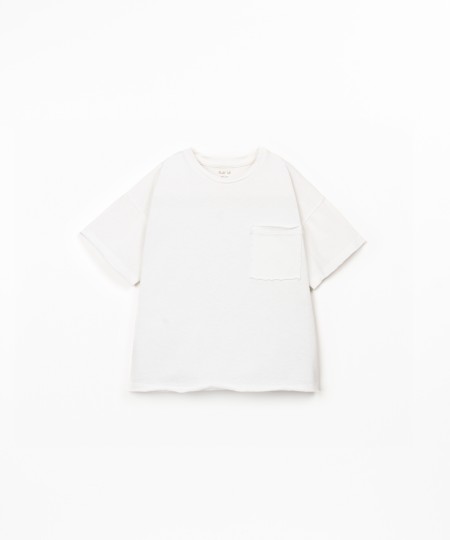 T-shirt with chest pocket