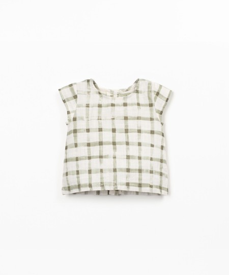 Blouse with checkered print