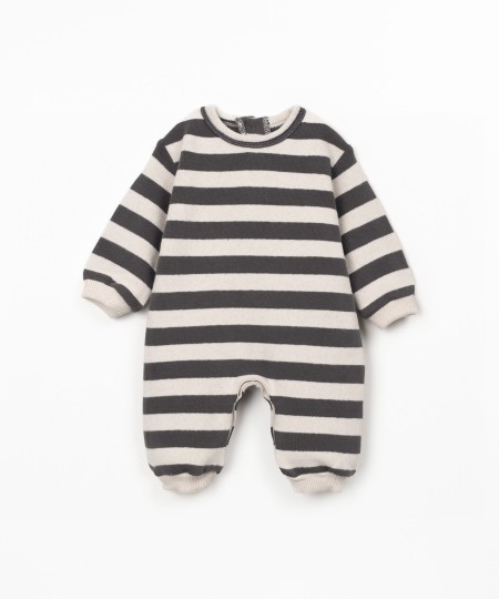 Macac�o com mistura de algod�o regenerativo e algod�o reciclado