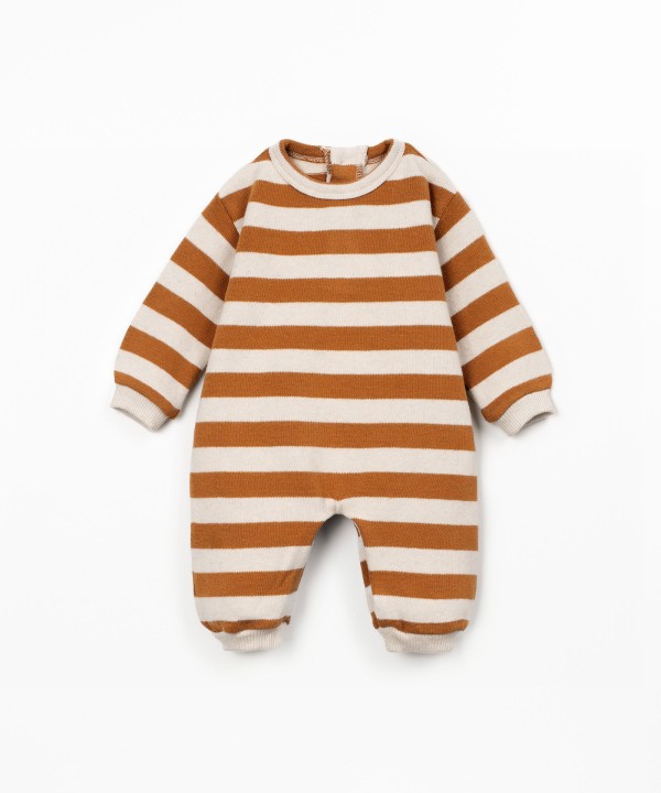 Macac�o com mistura de algod�o regenerativo e algod�o reciclado