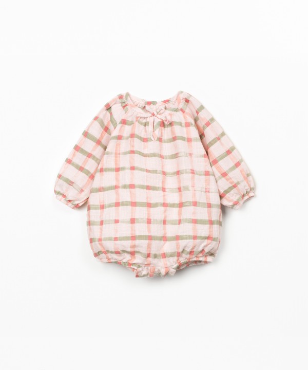 Macac�o com estampado xadrez