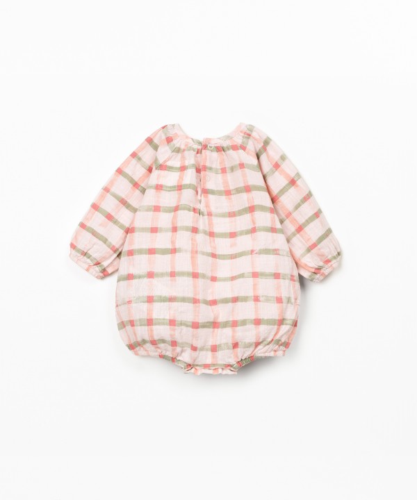 Macac�o com estampado xadrez