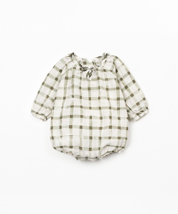 Macac�o com estampado xadrez