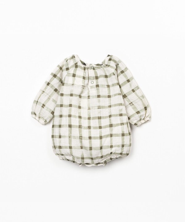 Macac�o com estampado xadrez