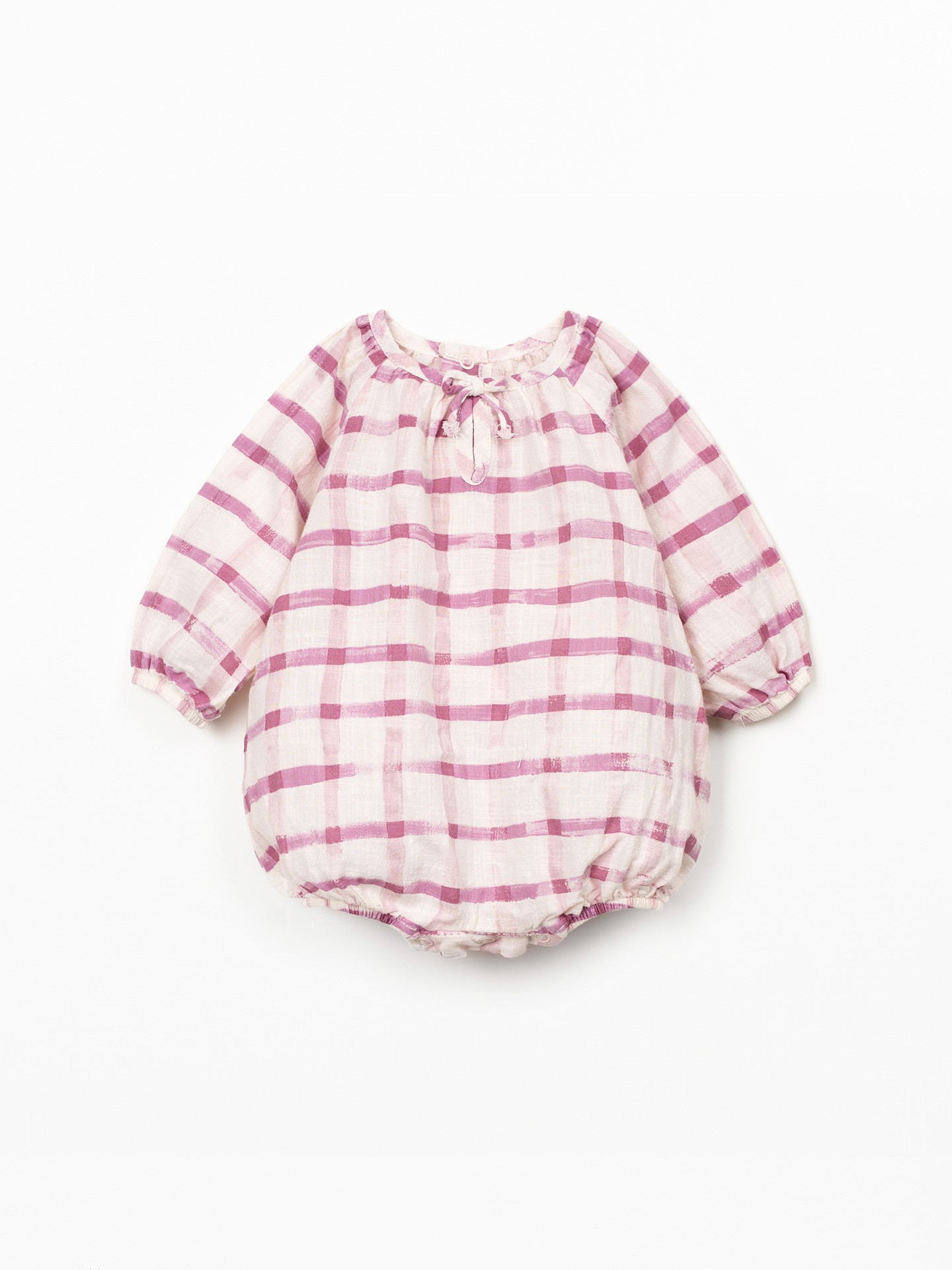 Macacão com estampado xadrez