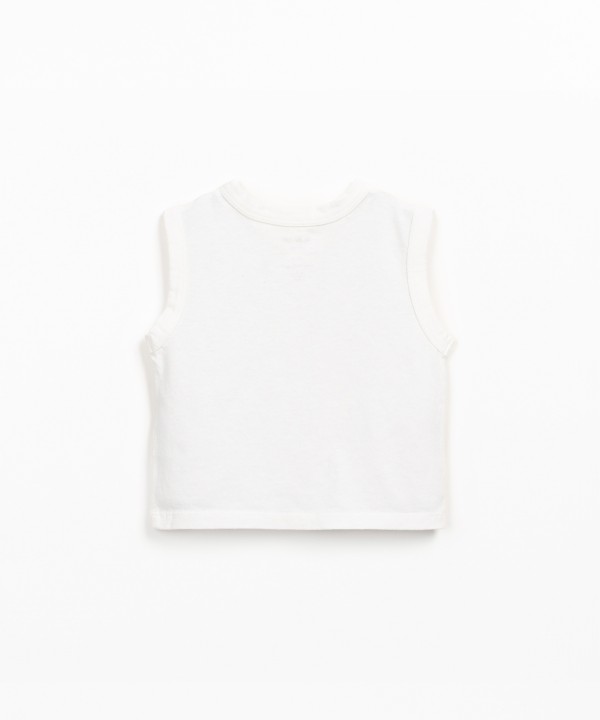 T-shirt sem mangas com mistura de fibras naturais e fibras recicladas