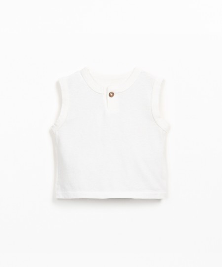 T-shirt sem mangas com mistura de fibras naturais e fibras recicladas