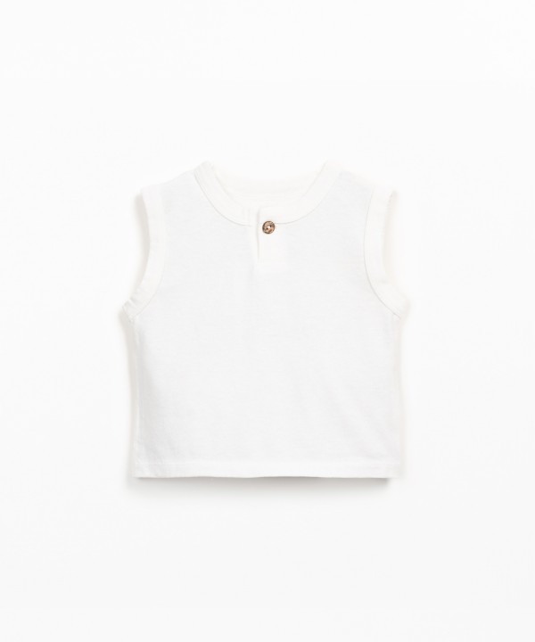 T-shirt sem mangas com mistura de fibras naturais e fibras recicladas