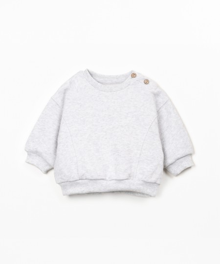 Knit sweater with natural fibers