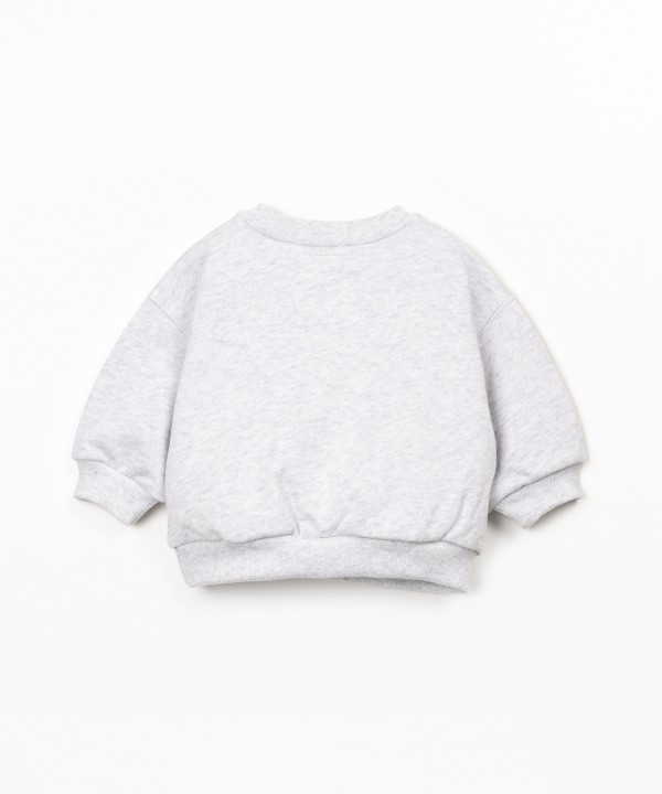 Knit sweater with natural fibers