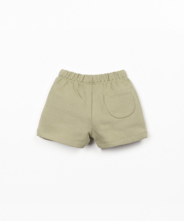 Shorts with elastic waistband
