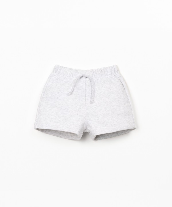 Shorts with elastic waistband